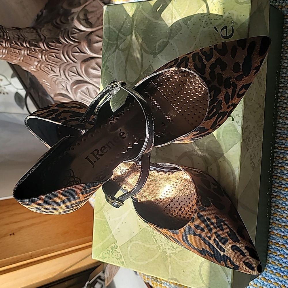 Leopard print heel